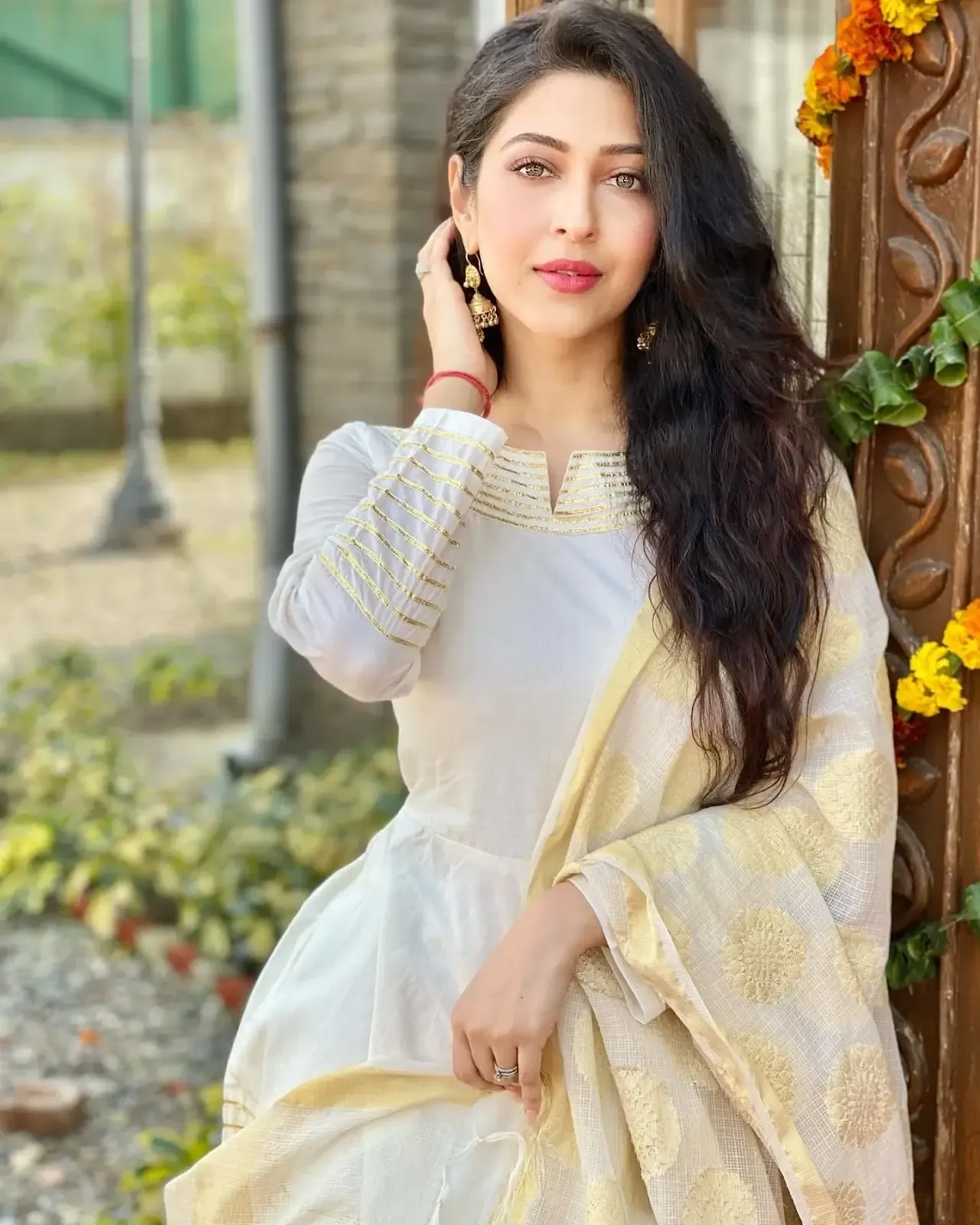 NORTH INDIAN ACTRESS SONARIKA BHADORIA IN TRADITIONAL WHITE DRESS